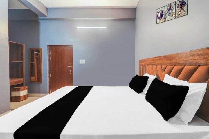Room 6 of 19