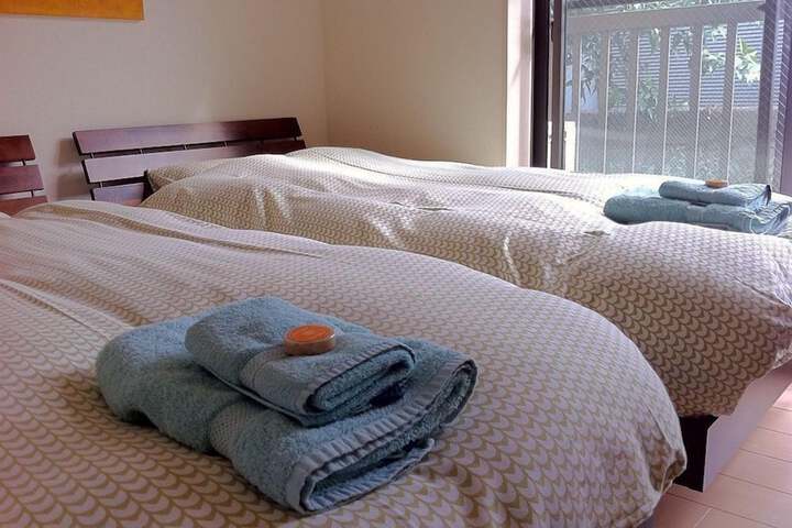 Room 2 of 18