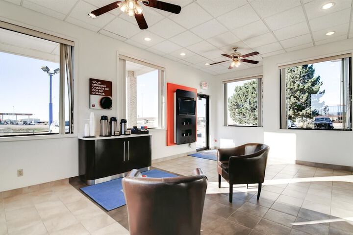 Business Center 26 of 28