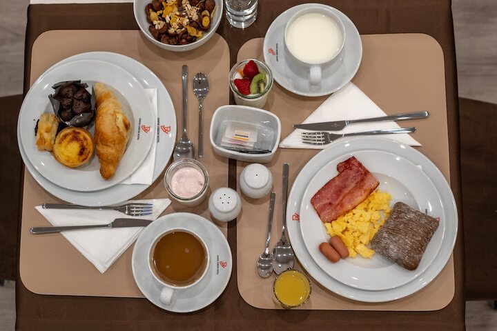 Dining 73 of 79