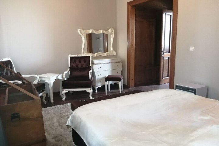 Room 12 of 47