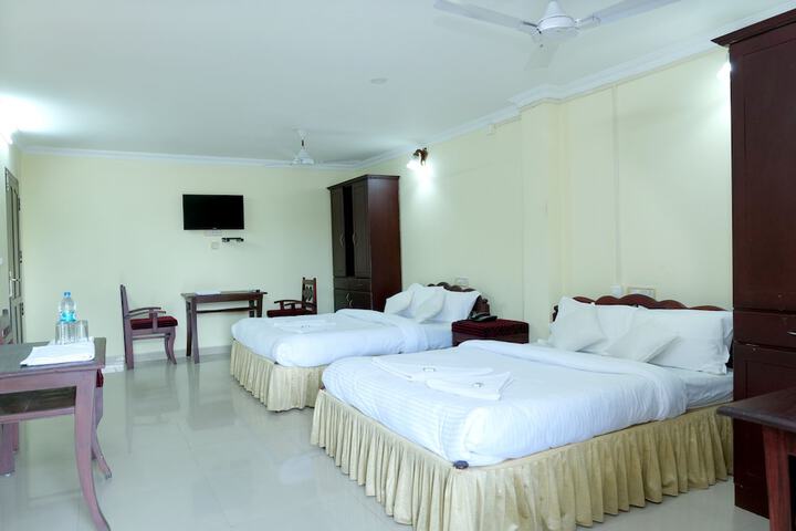 Room 9 of 26