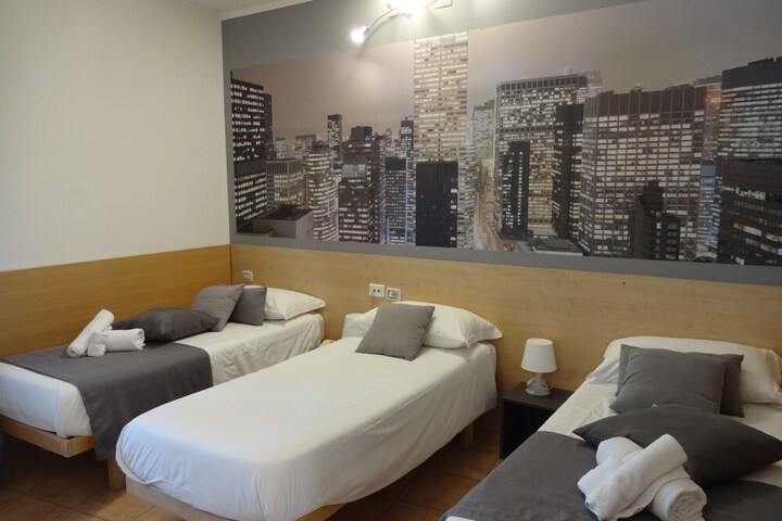 Room 7 of 65
