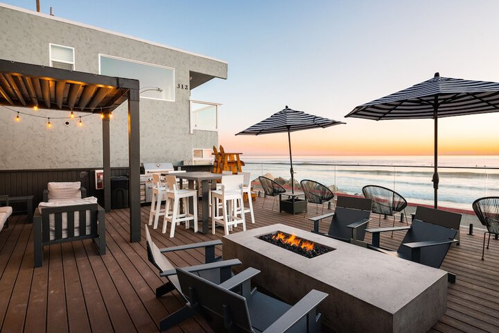 Sundeck 119 of 140