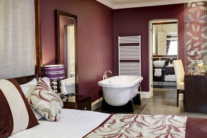 Room 32 of 64