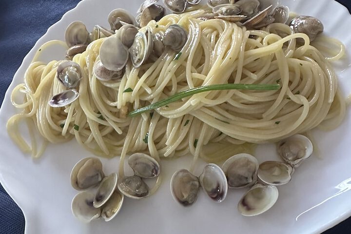 Dining 23 of 25