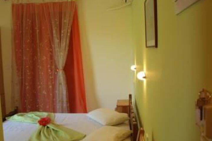 Room 7 of 15