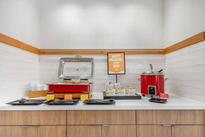 Breakfast/Coffee Service 33 of 50