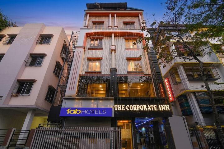 Fabhotel The Corporate Inn I