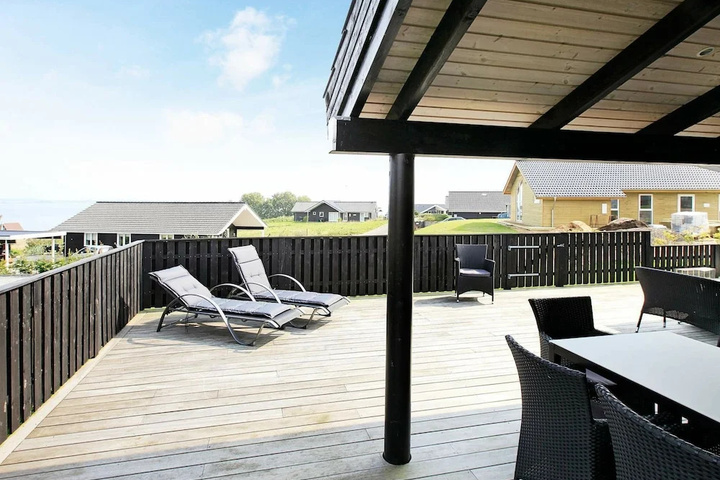 Terrace/Patio 6 of 14