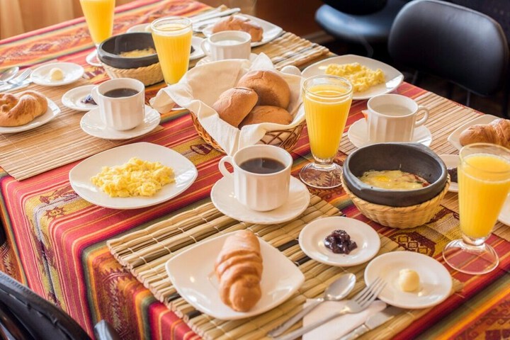 Breakfast/Coffee Service 30 of 48