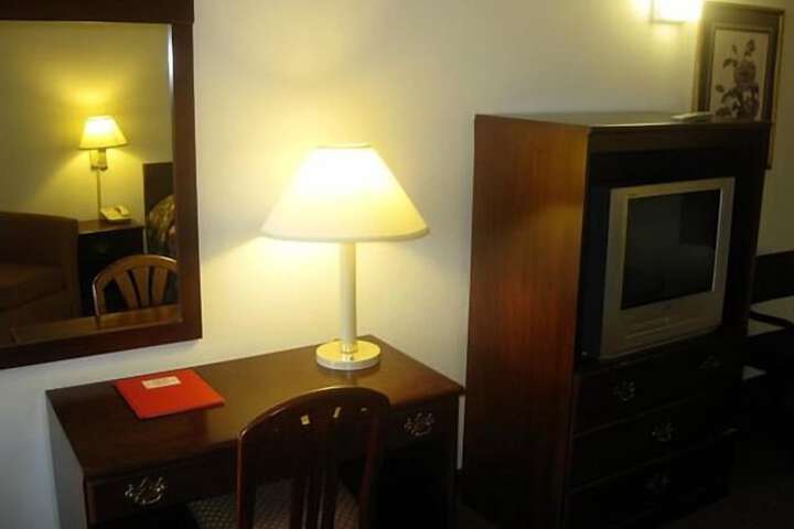 Room 7 of 16