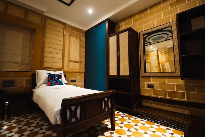 Room 15 of 62