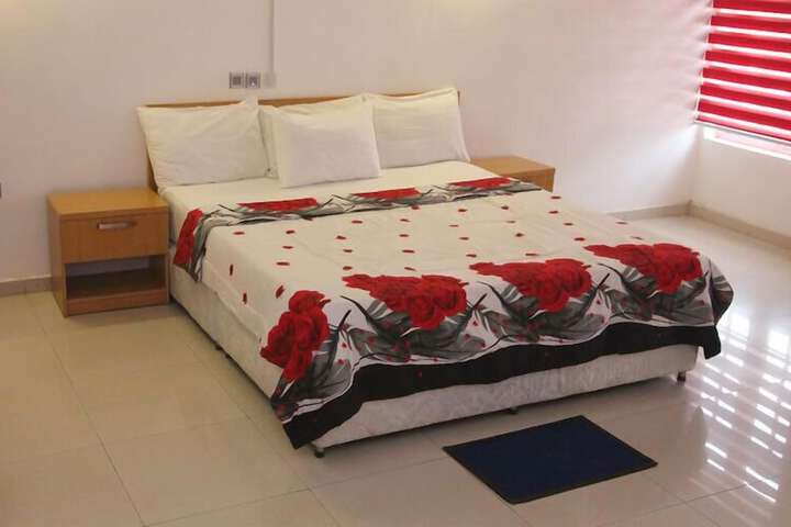 Room 13 of 26