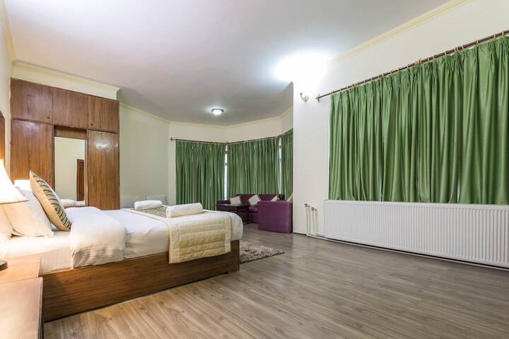 Room 9 of 30