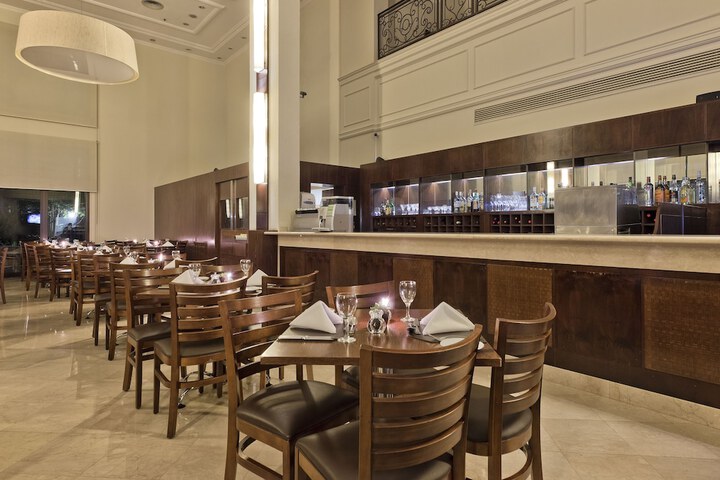 Dining 73 of 128