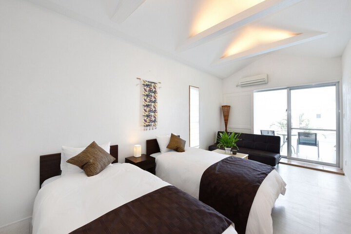 Room 2 of 34