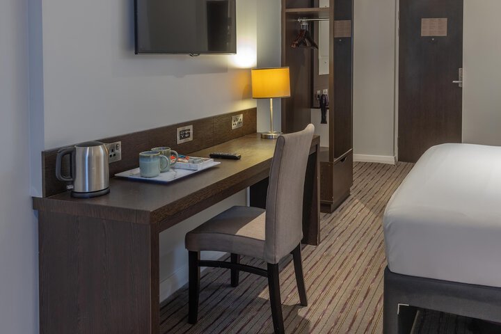 Room 21 of 35