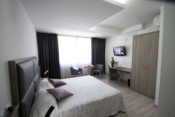 Room 11 of 43