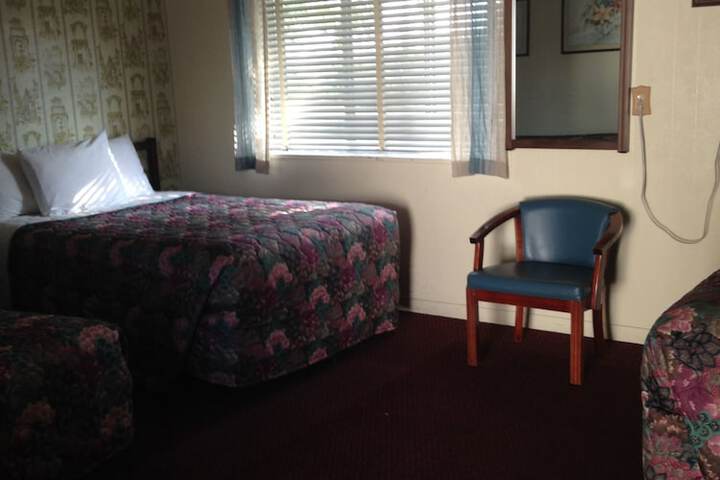 Queen or Double Bed (2 of 12)