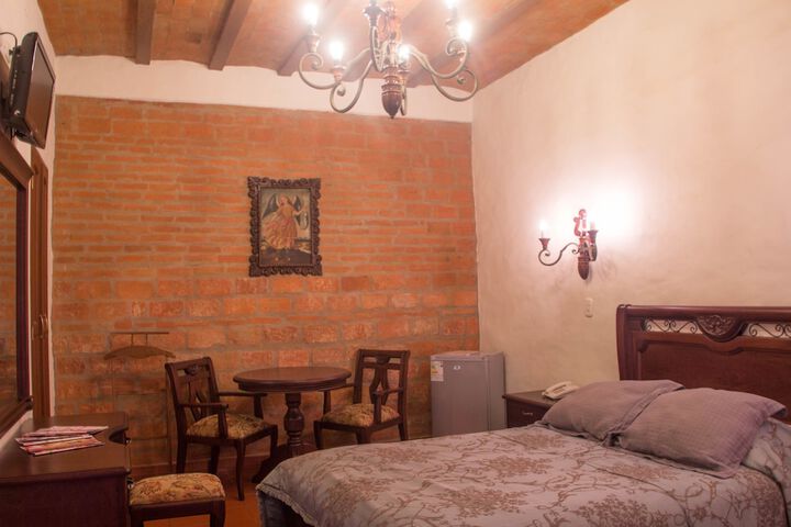 Room 8 of 82