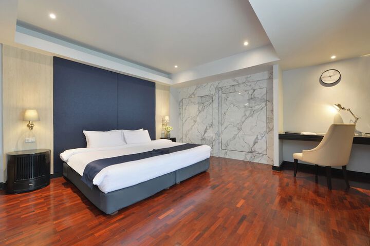 Room 28 of 71