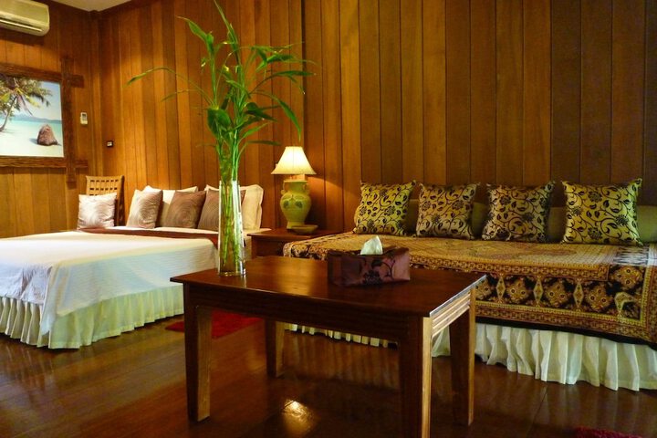 Room 5 of 28