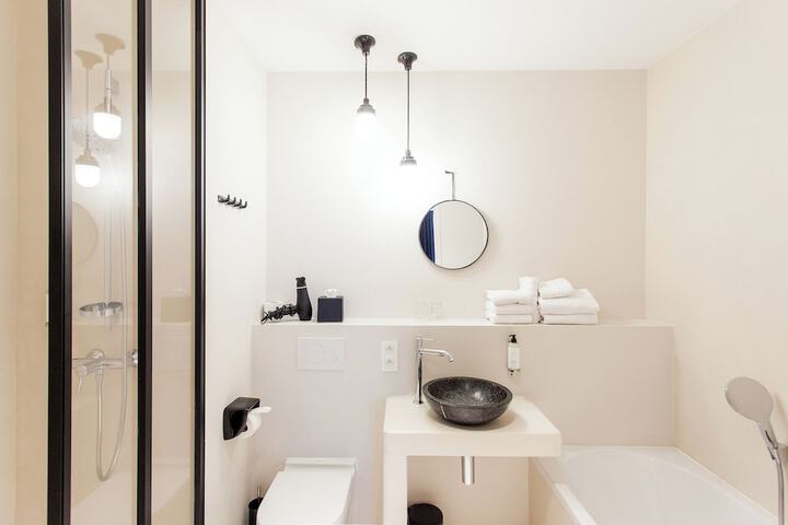 Room 13 of 48