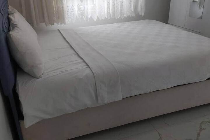 Room 4 of 21