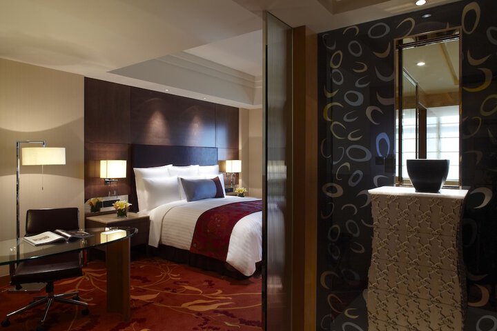 Room 9 of 72