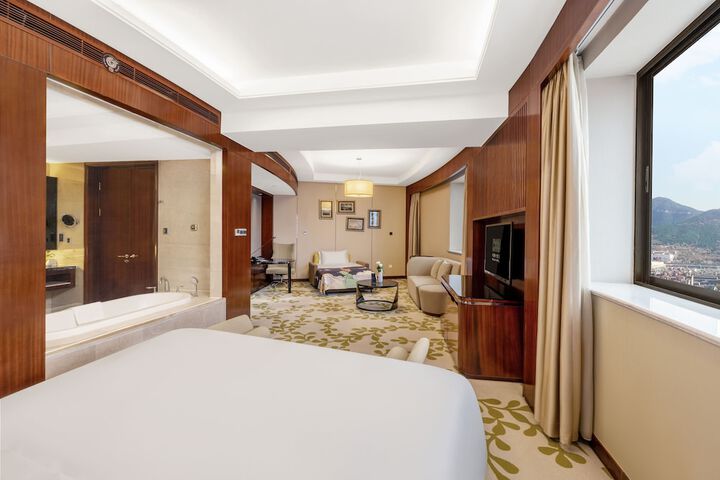 Room 19 of 43