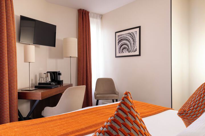 Room 25 of 51