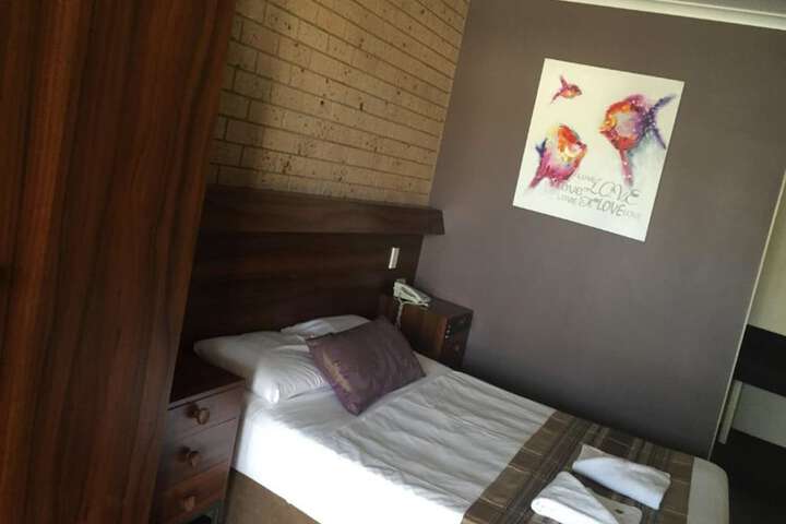 Room 13 of 52