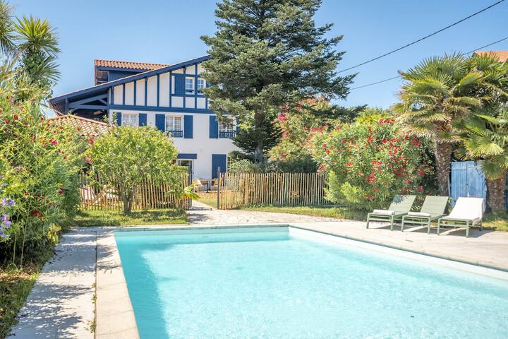 Pool 16 of 32