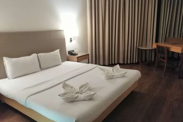 Room 25 of 181