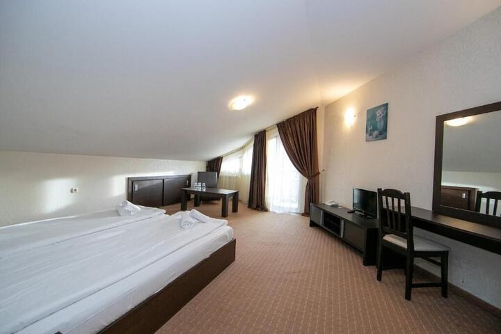 Room 15 of 43