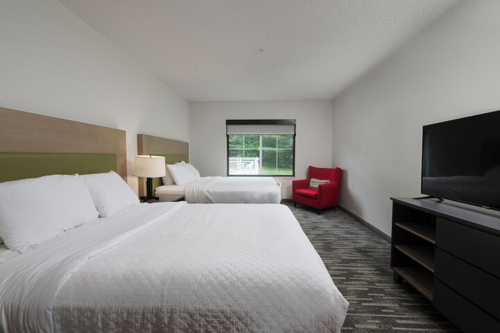 2 Queen Beds (3 of 42)