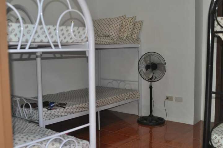 Room 4 of 39