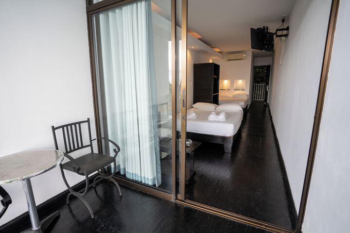 Room 38 of 136