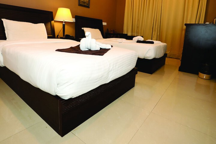 Room 27 of 81