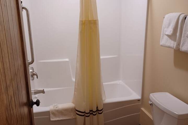 Room 12 of 23