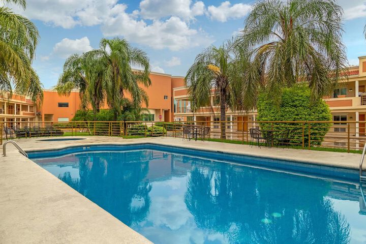 Pool 28 of 60