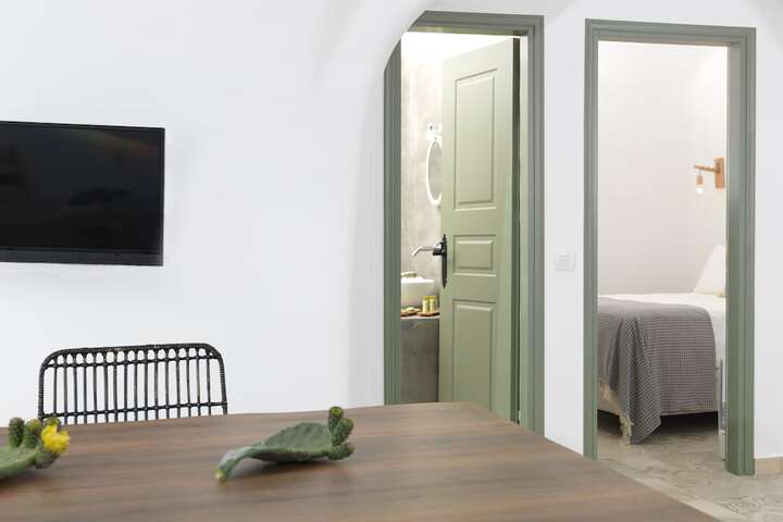Room 34 of 104