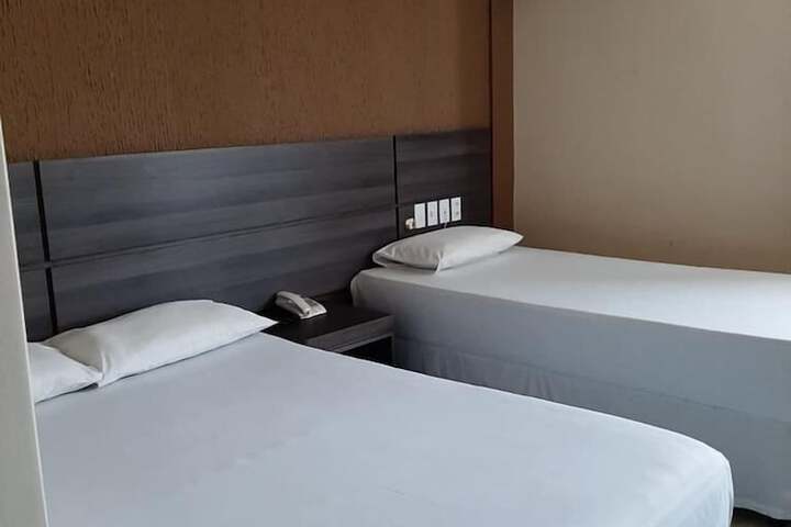Room 14 of 22
