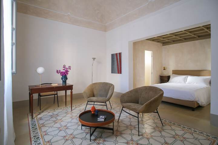 Room 22 of 48