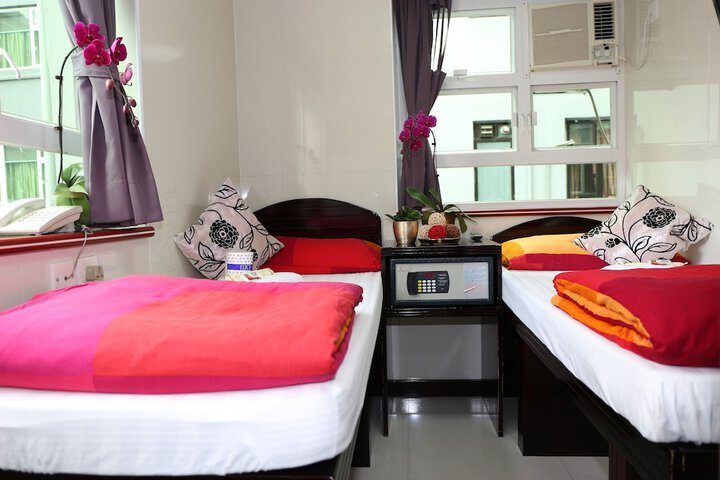 Room 40 of 100