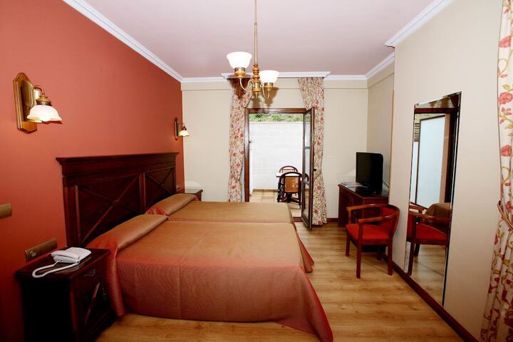 Room 9 of 34
