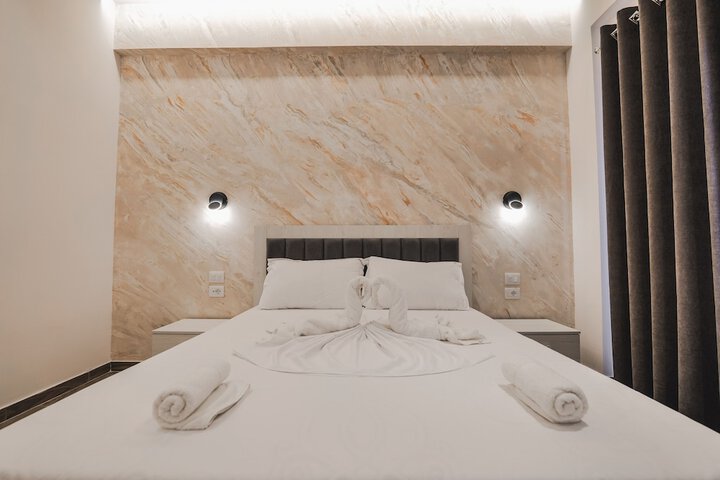 Room 14 of 64