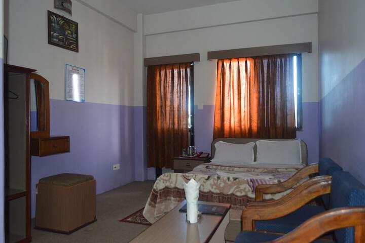 Room 10 of 26
