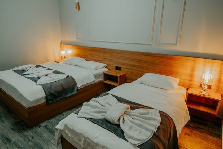 Room 9 of 35